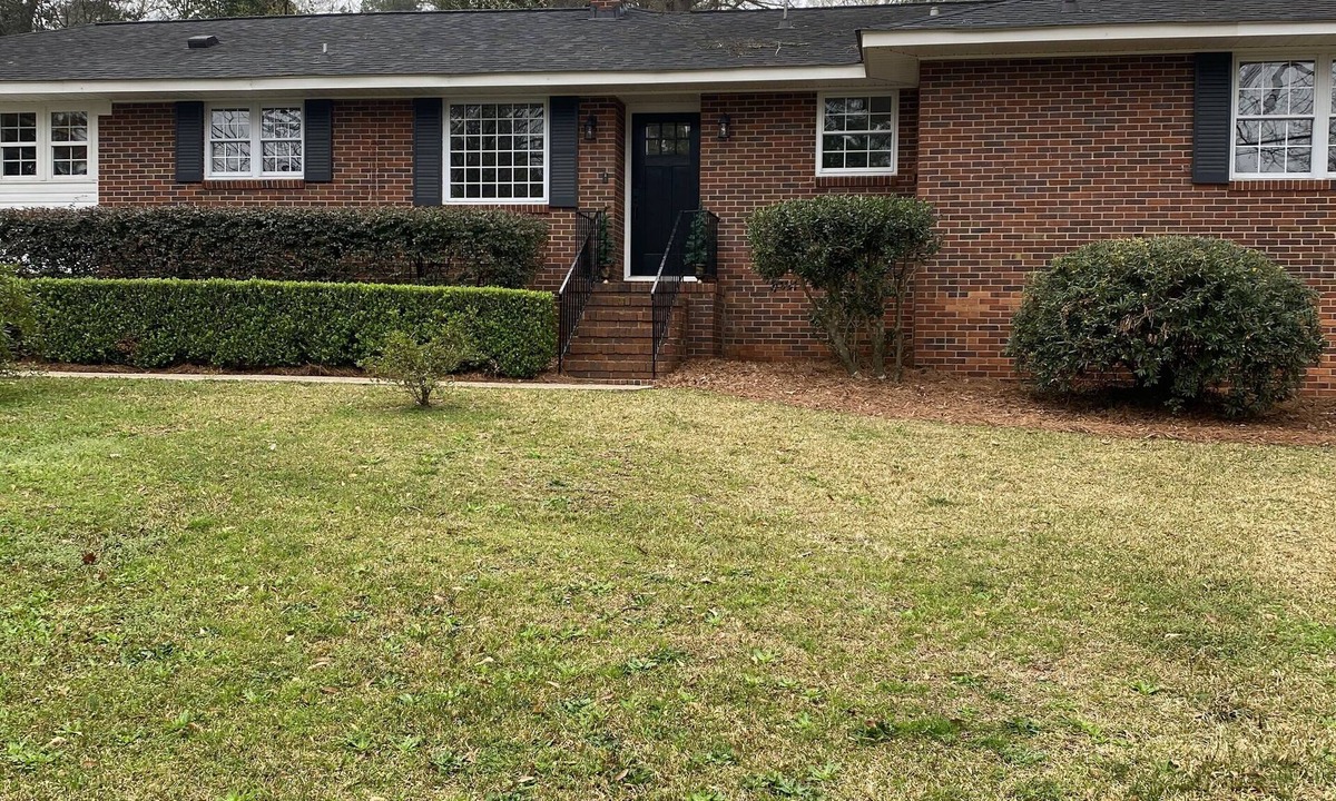 Augusta House | RENOVATED Augusta home .7mi WALK to the NATIONAL! RARE FIND!