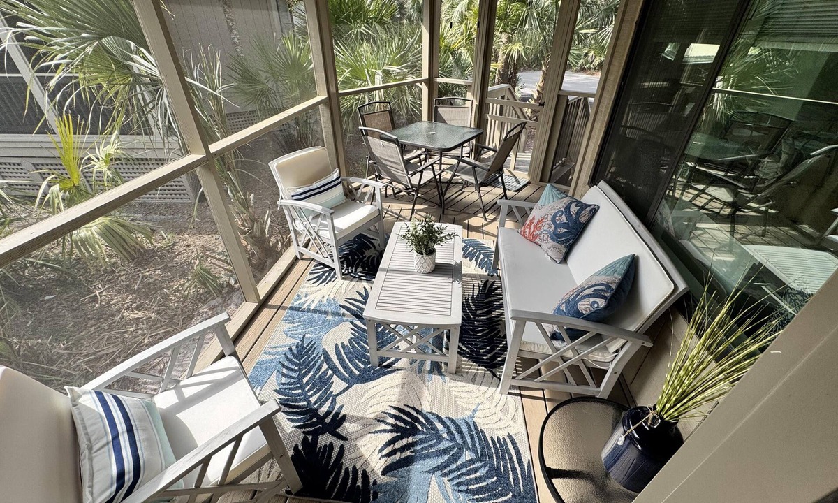 Night Heron House | Renovated Night Heron | Walk to Beach | King Bed | Screened Deck | Pet-Friendly