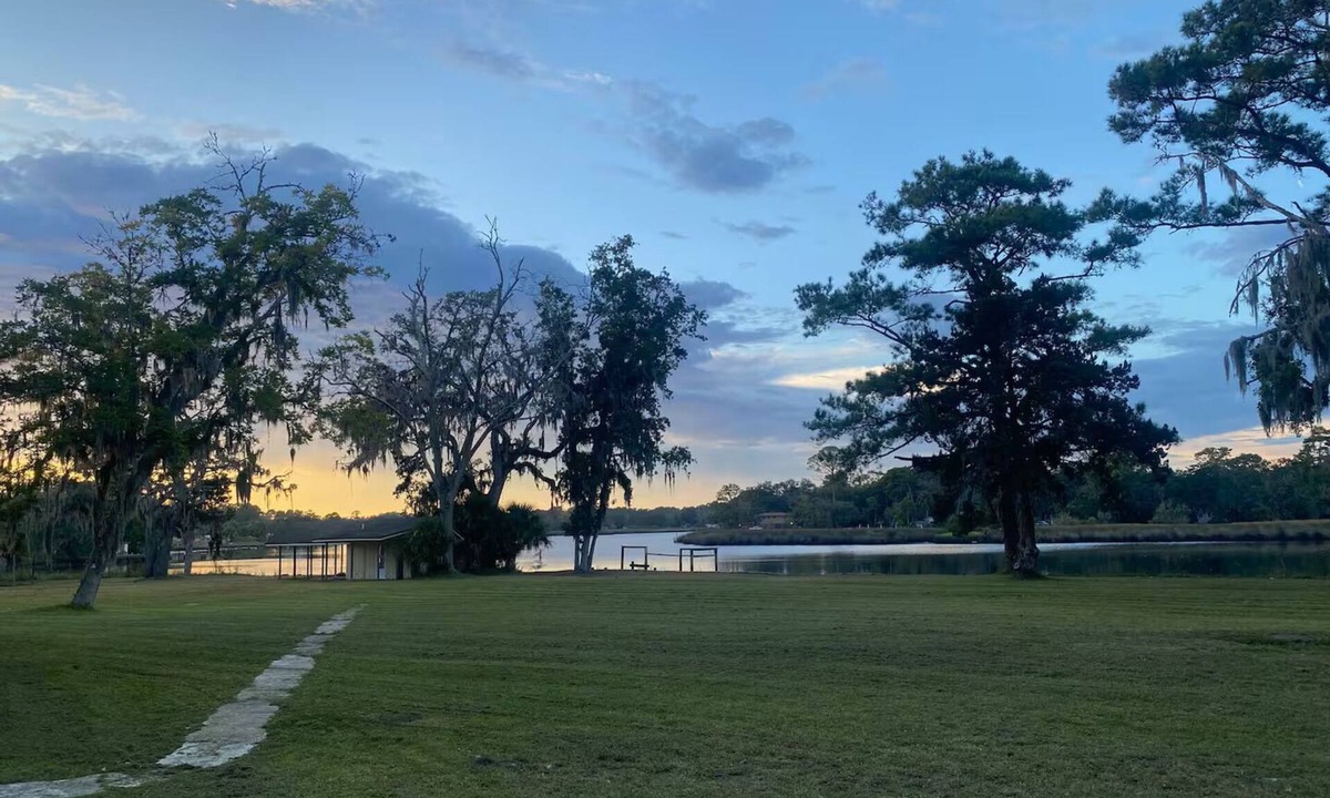 Northside House | River House w/King Beds 1.5 Acres by Jags Stadium