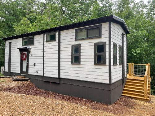 Mentone House | Riverfront - Trails - Downtown and State Park