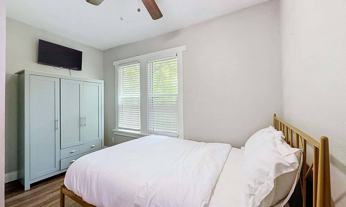 Tampa Heights Apartment | Riverside Heights 2BR Retreat
