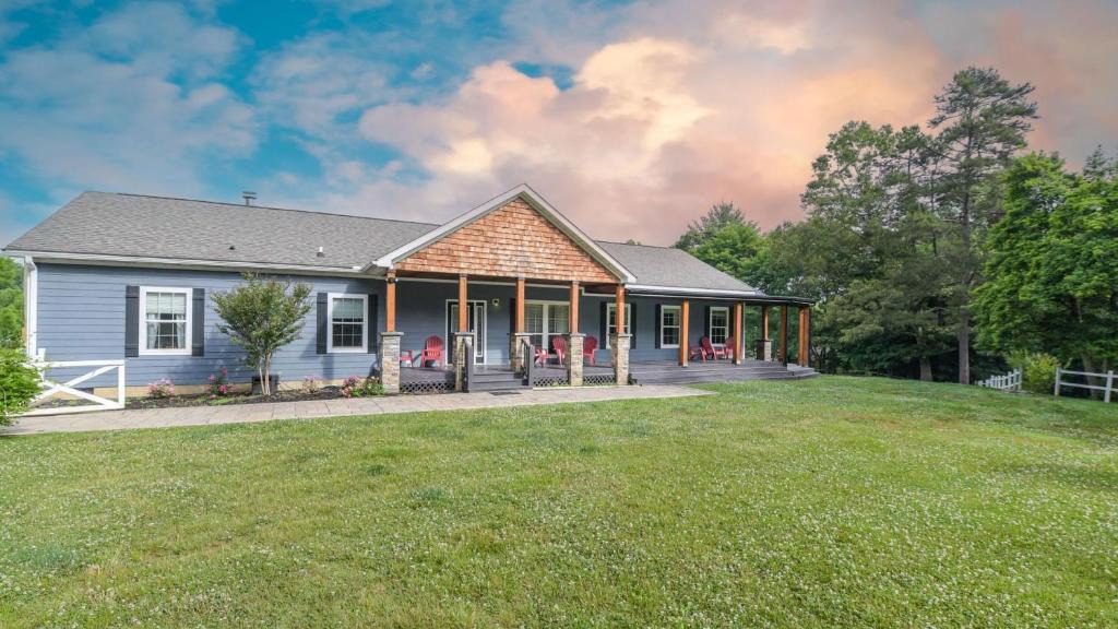 Arden House | Riverside Ranch by AvantStay