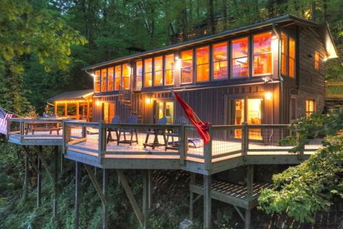 Raccoon Ridge House | Riversong on the Toccoa
