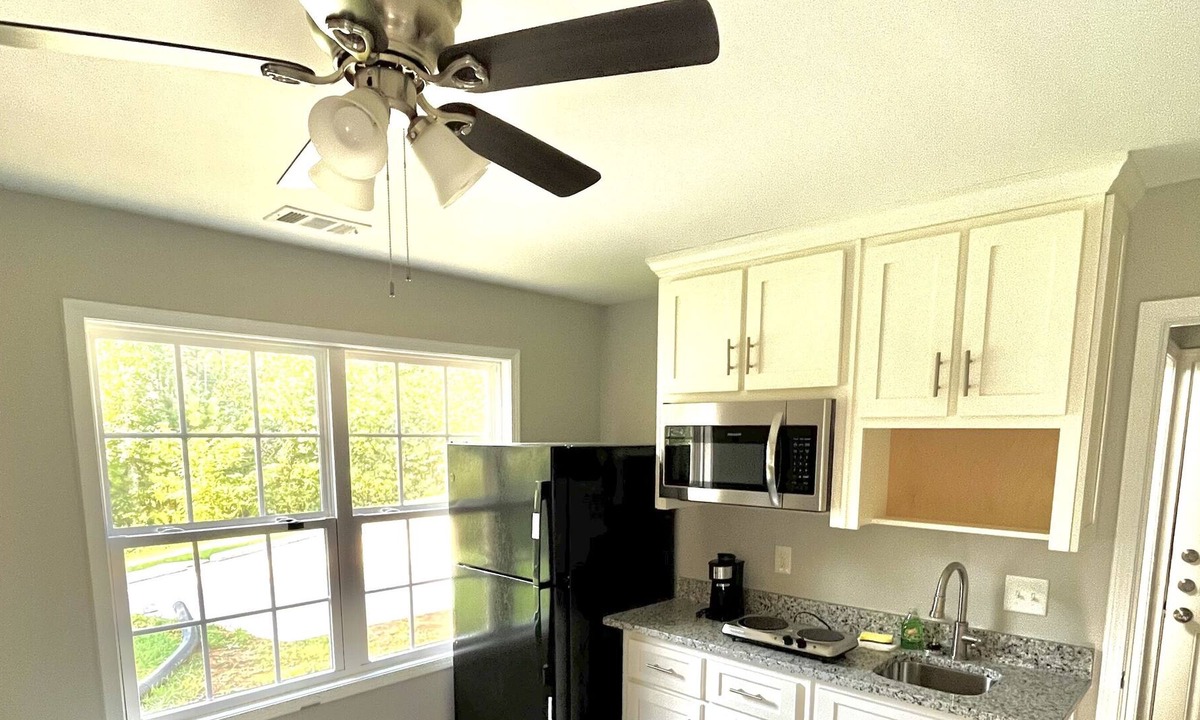 Braselton Condo | Road Atlanta private guesthouse