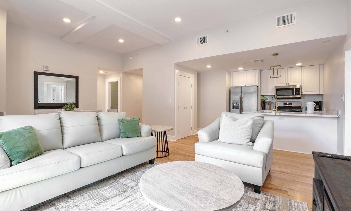 Arts/Warehouse District Apartment | Roami at Churchill | 4 Bed Combo | 2 Units