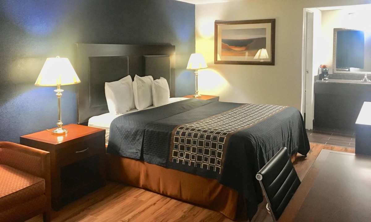 Circleville Hotel | Rodeway Inn Circleville