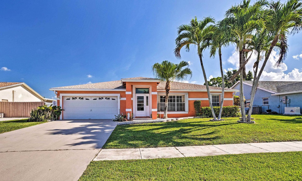 Royal Palm Beach House | Royal Palm Beach Retreat ~ 13 Mi to Beach!
