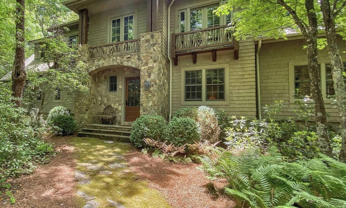 Highlands Cabin | Rustic Elegance. Three Fireplaces. A Crown Jewel of a Screened Porch | Sagee Woods