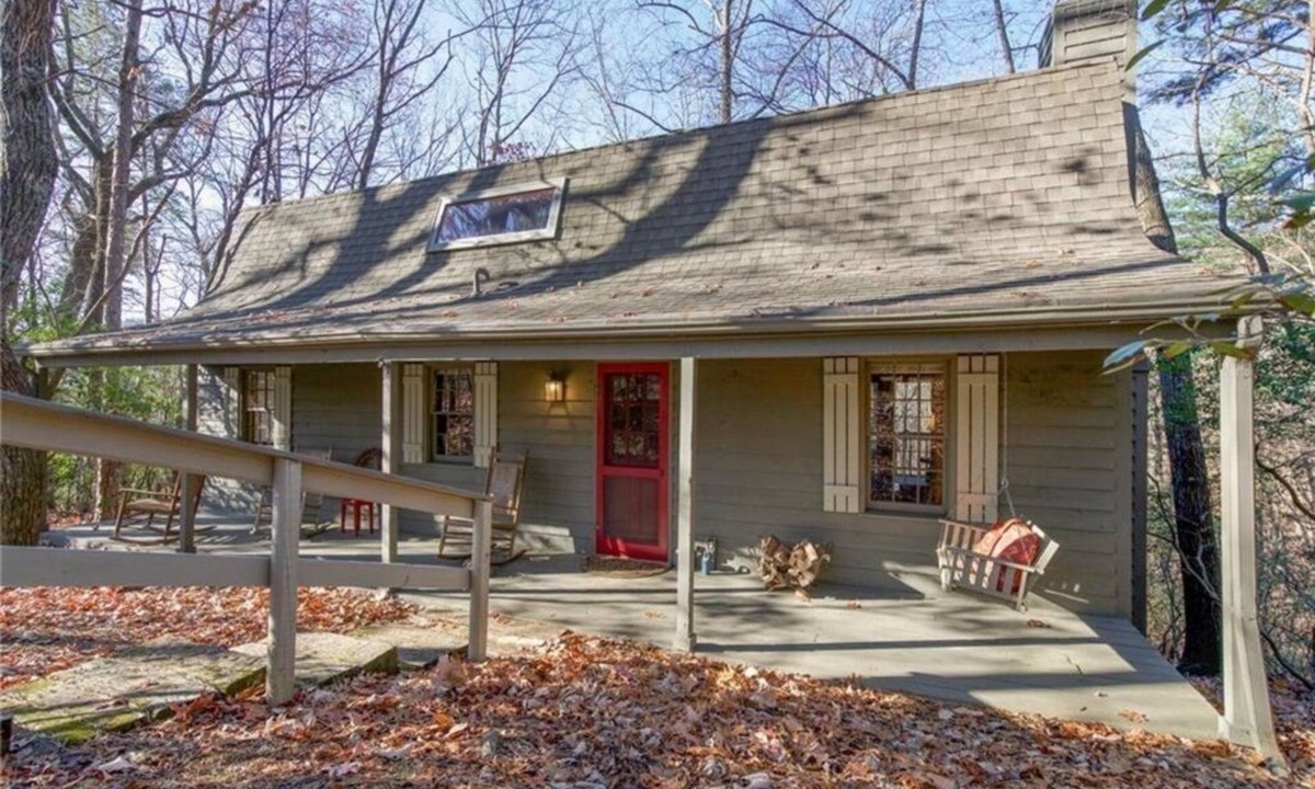 Big Canoe House | Rustic, Private, Cozy Cabin Getaway in Mountains of Big Canoe
