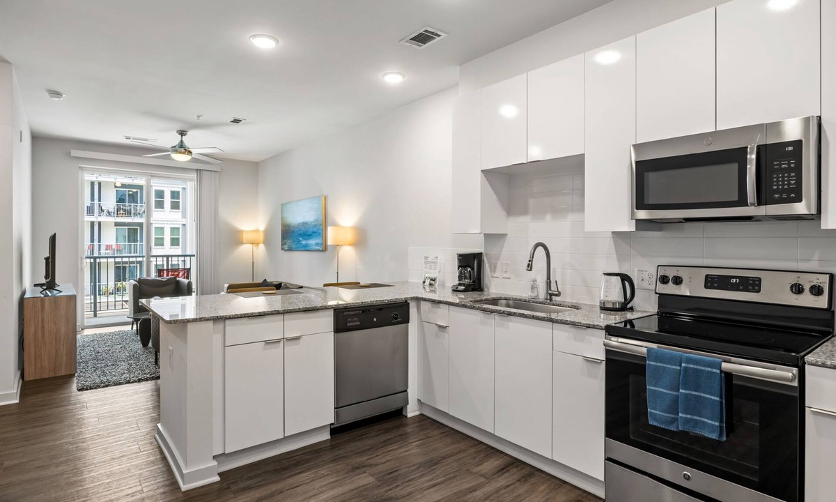 Midtown Apartment | (S1BF) Rare Find - Bright and Modern 1-BR w/Free Parking