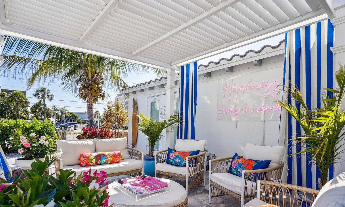 North Redington Beach Condo | Salt Water Suites 4BR - Beautifully maintained, steps to beach w/Pool!