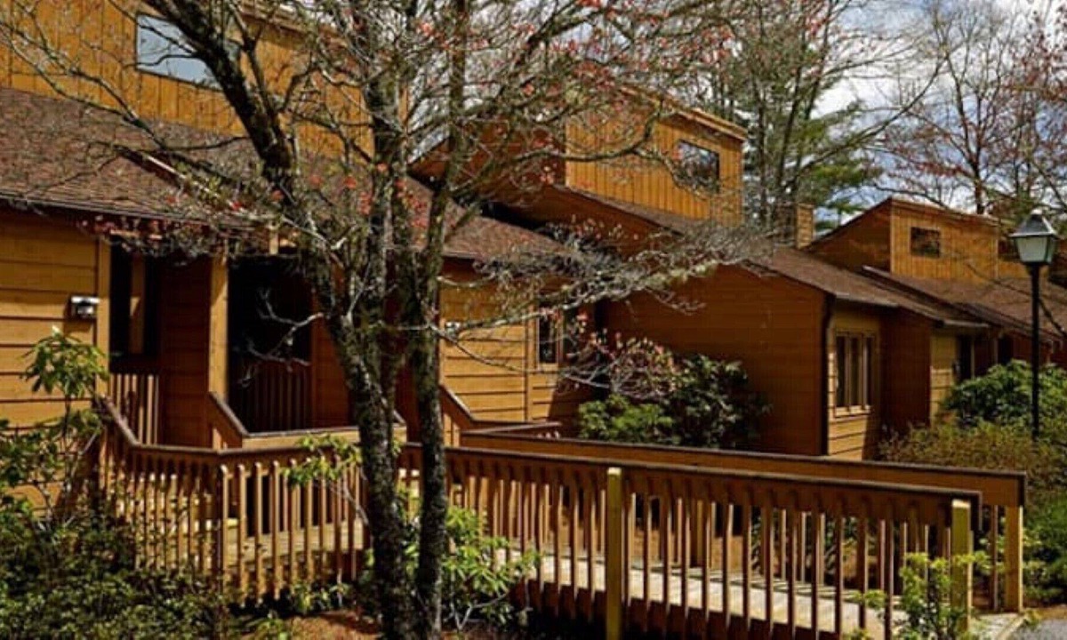 Sapphire Resort | Sapphire Valley - One Bedroom Forest Retreat