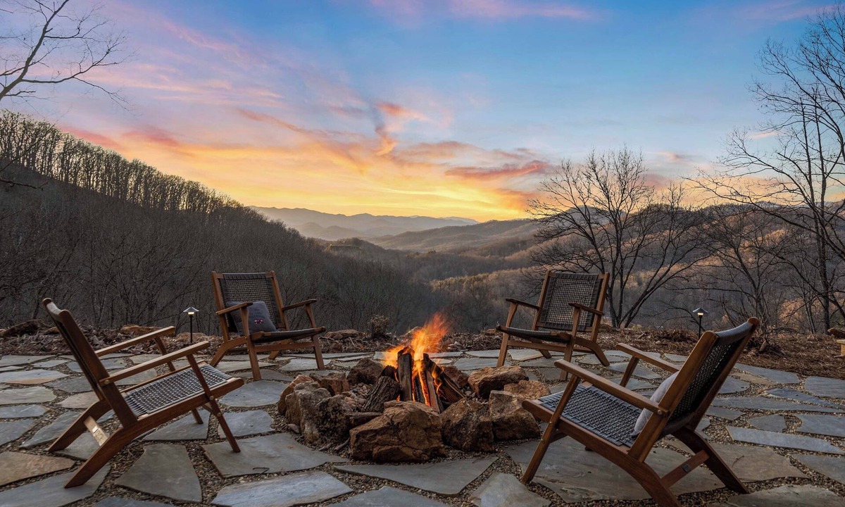 Franklin Cabin | Sauna + Views: Private Franklin Cabin on 10 Acres