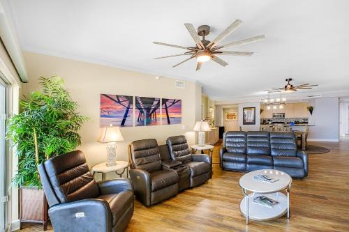 Biloxi House | Sea Breeze 1011 Penthouse