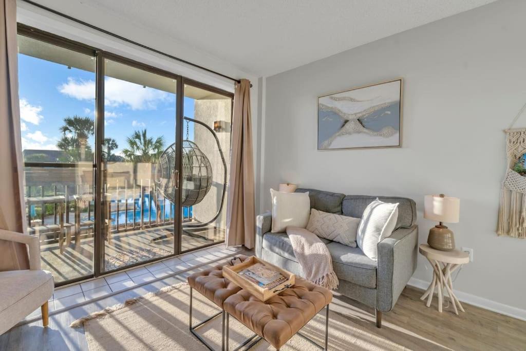 Fort Walton Beach House | Serene Waterfront Studio Fort Walton Beach Condo