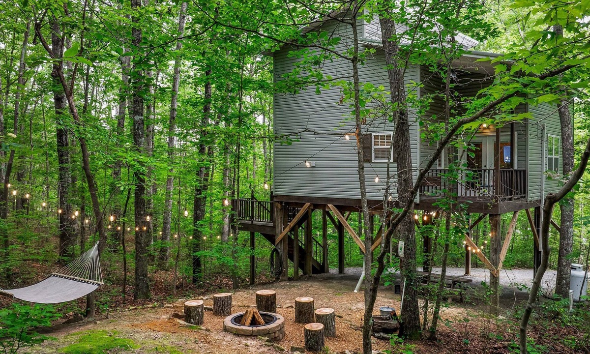 Fort Payne Cabin | Serenity Escape Treehouse on 14 Acres with easy trails, fire pit and hammock.