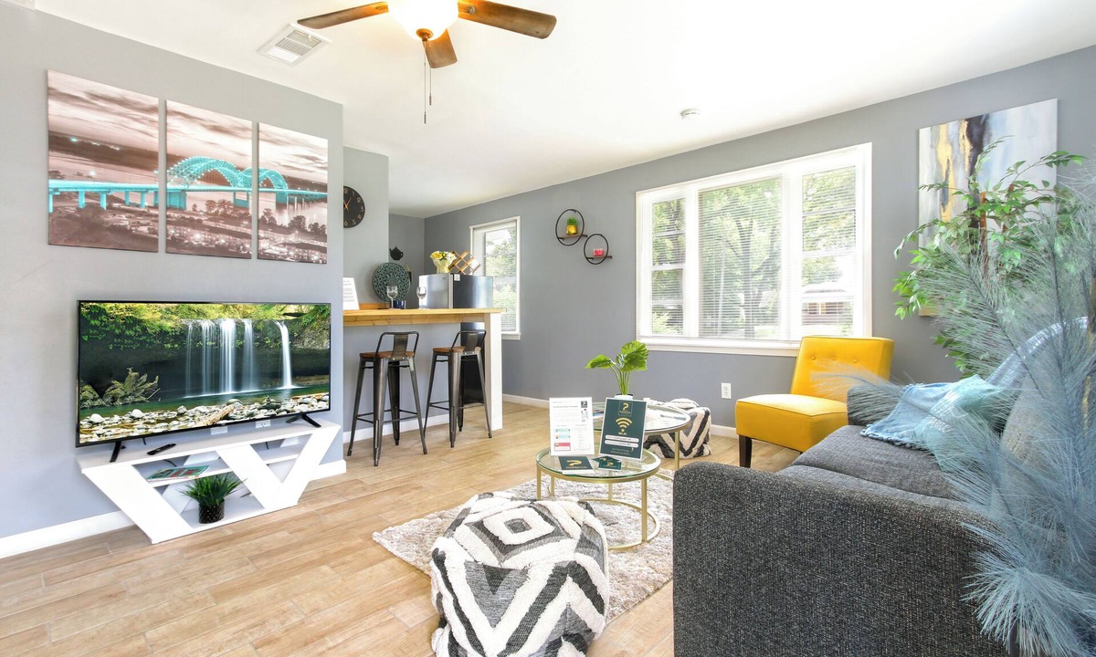 Downtown Memphis Apartment | Serenity Haven with ShellCrestCorp Apt 106