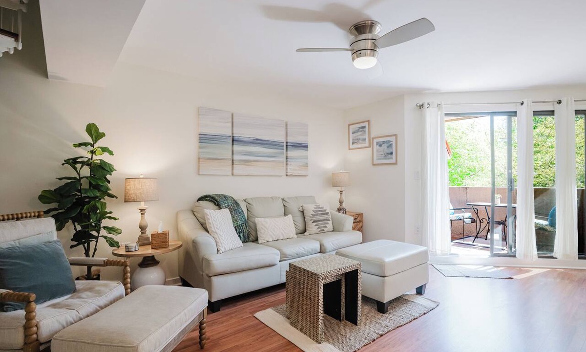 Shelter Cove Condo | Shelter Cove 1 Bdrm/2 Bath - Pet Friendly! Access to Beach & Pool!
