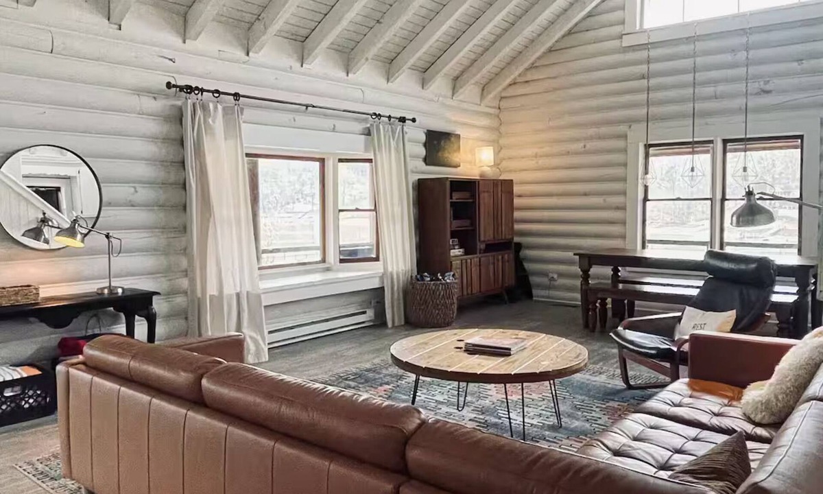 Lineville House | Simple Scandinavian Cabin on Lake Wedowee