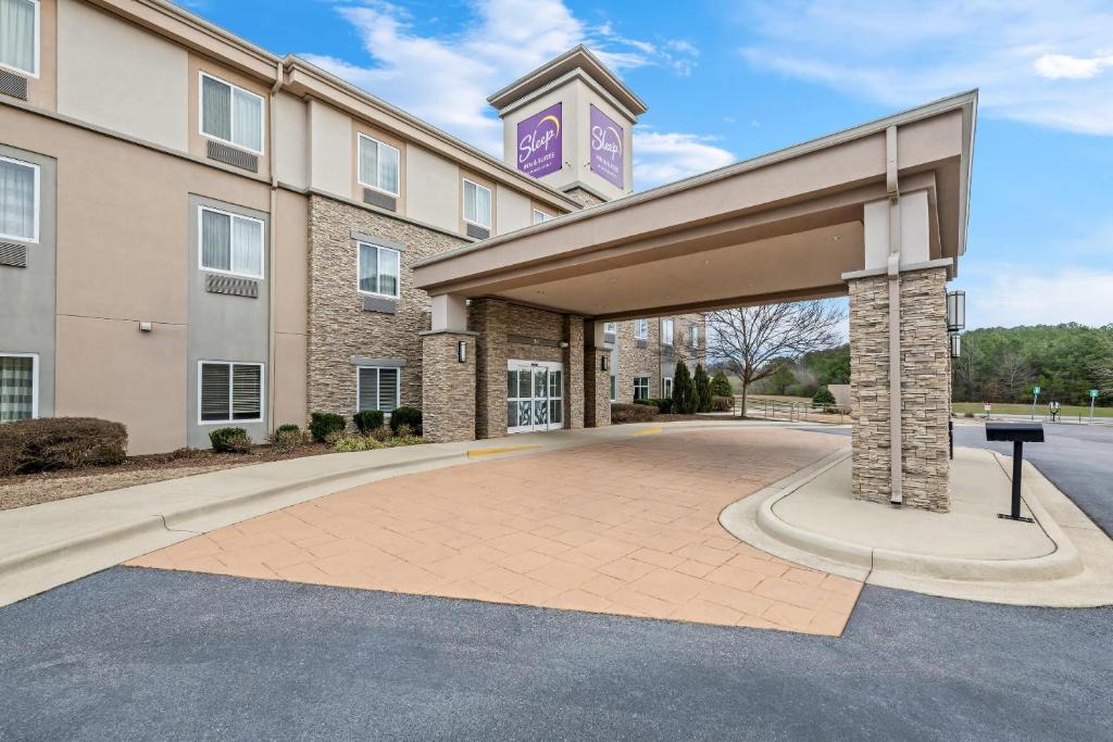 Jasper Hotel | Sleep Inn & Suites Jasper I-22