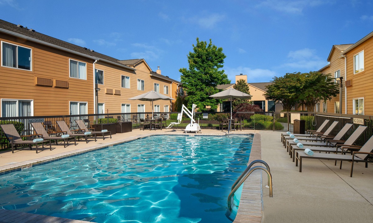 Twin Brook Hotel | Sonesta Select Chattanooga Hamilton Place
