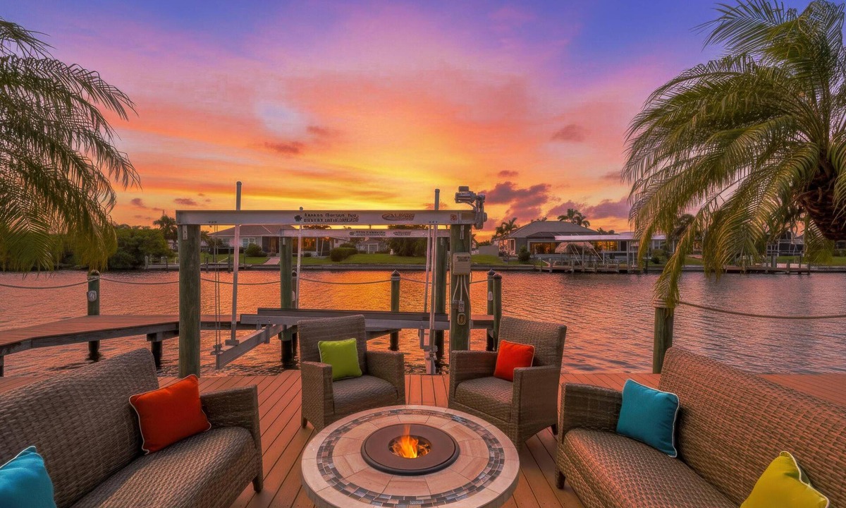 Pelican Villa | South Facing Luxury with Gulf Access, Pool & Dock