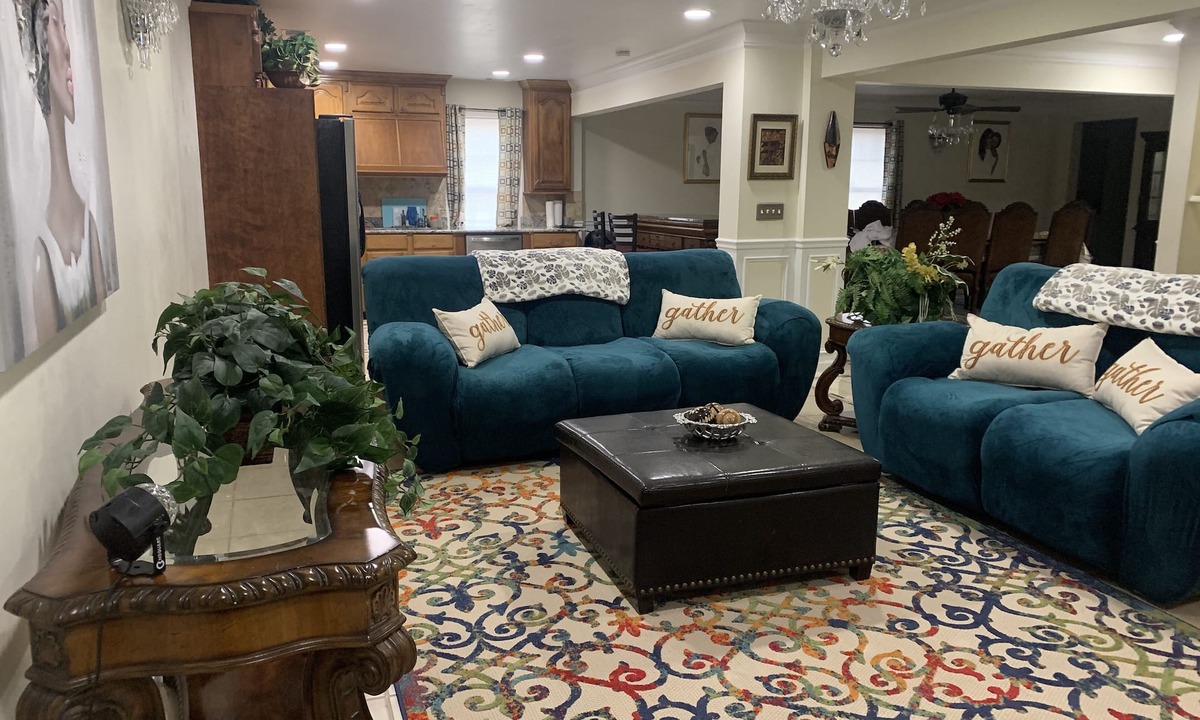 Lithonia House | Spacious 1,900sf 2bedroom 6bed apartment,family gathering nurses singles couples