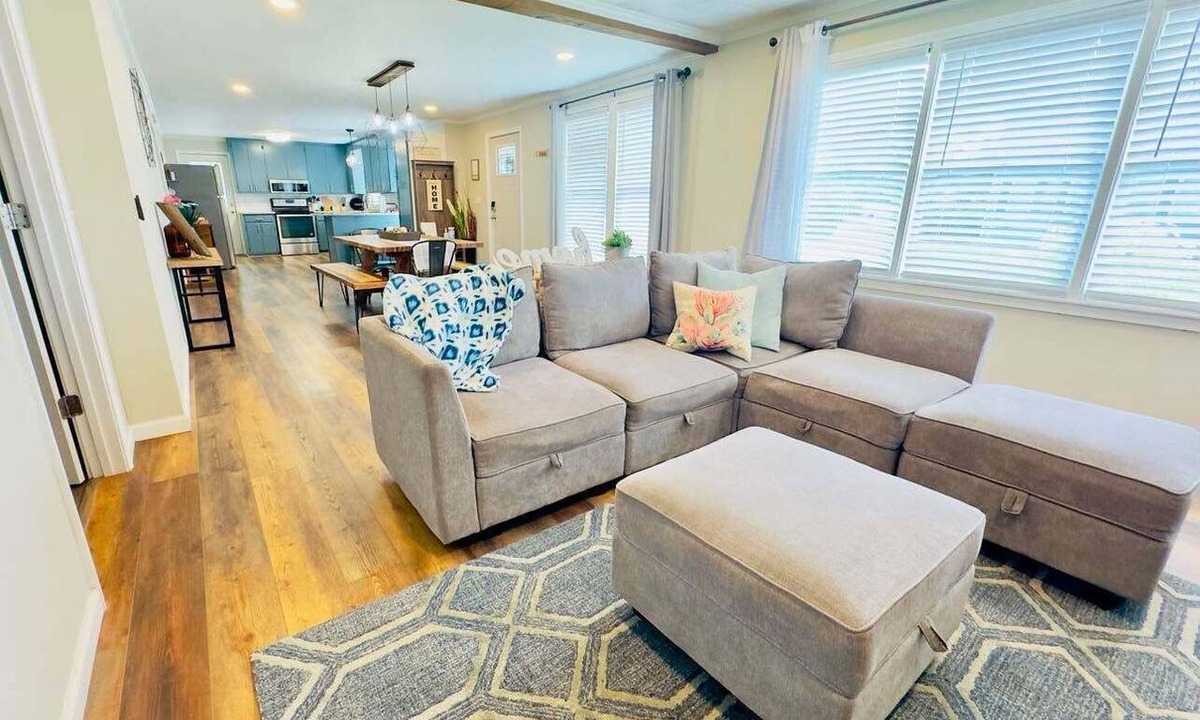Lyons House | Spacious 3Bed, 2Bath Home for Corporate Stays, Contractors/Healthcare Providers