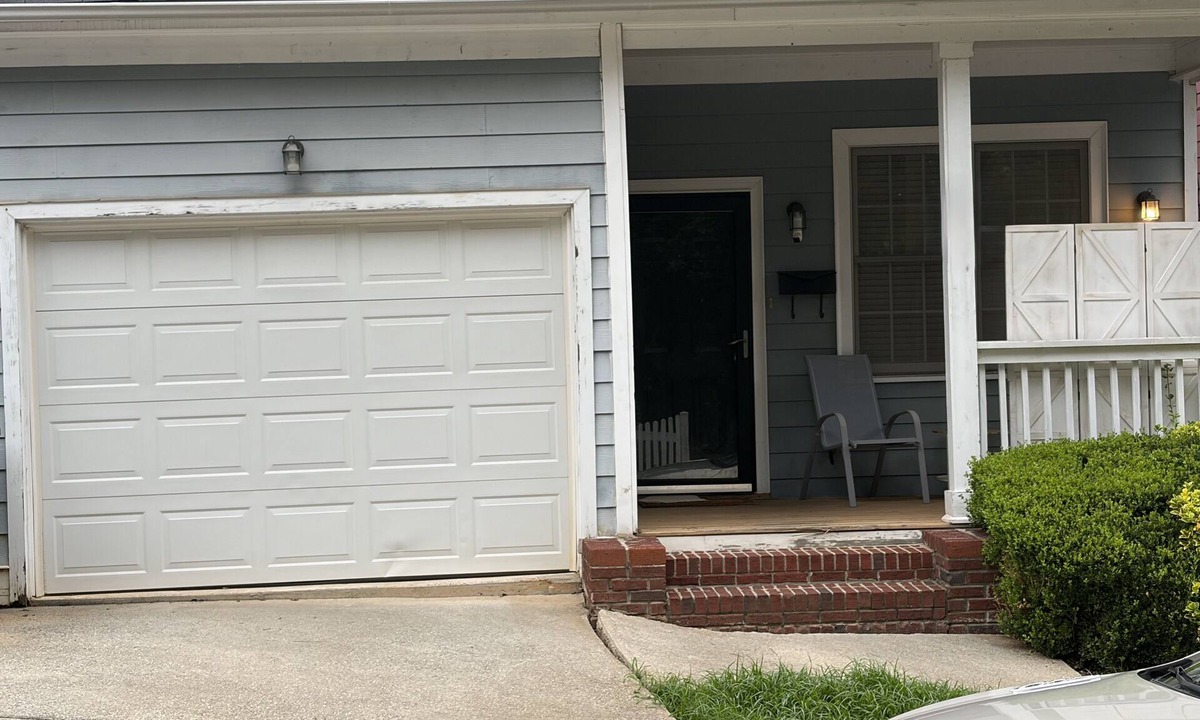 Summerhill House | Spacious 3BR Atlanta Home 3 Parking Spaces Minutes to Mercedes-Benz Stadium