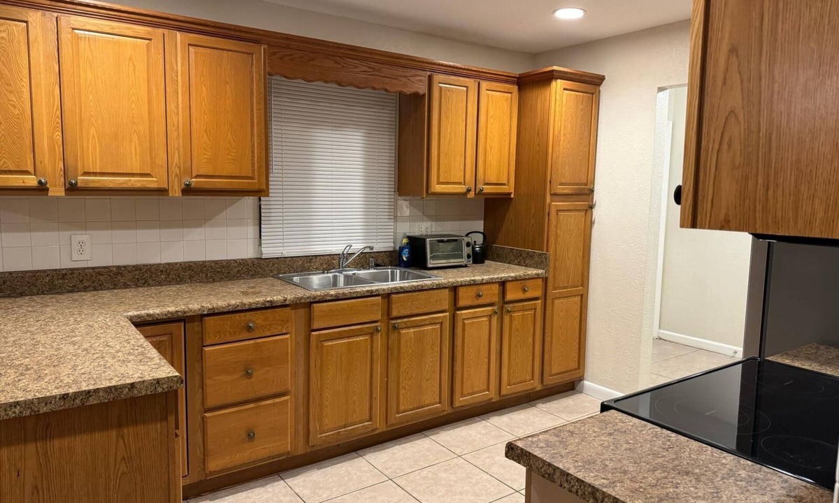 Pine Hills House | Spacious 4-Bedroom Home – Perfect for Families & Groups!