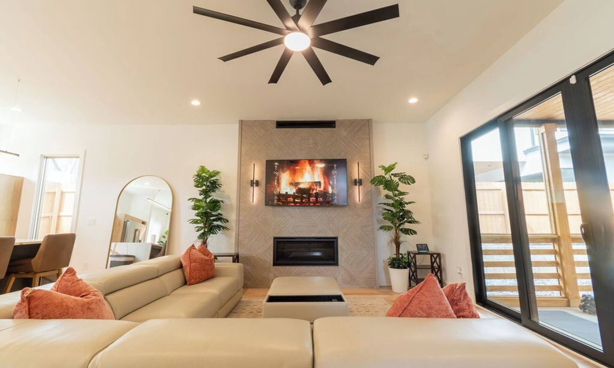 Inman Park House | Spacious 5-Bedroom home w/Free Parking, Rooftop Deck 5 minutes from DT Atlanta