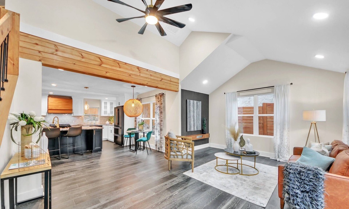 Hapeville House | Spacious 5-bedroom Luxury house seconds from Atlanta Airport with All Amenities