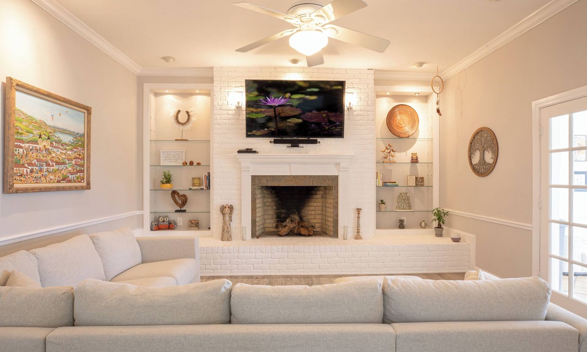 Homestead House | Spacious 6-bedroom house with WiFi, AC in marvelous Miami.Great for World Cup