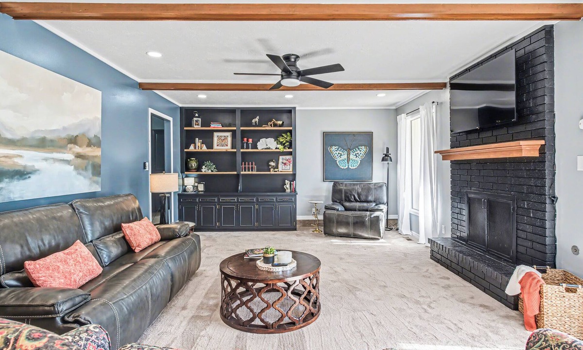 Fort Smith House | Spacious and Cozy Royal Ridge Retreat