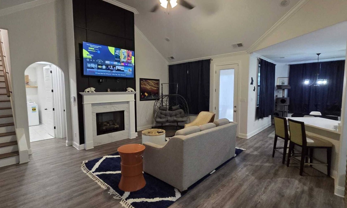 Red Banks House | Spacious & Charming 5-Bedroom Home in Byhalia