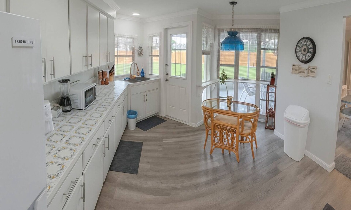 Port Charlotte Hotel | Spacious Family Retreat Port Charlotte