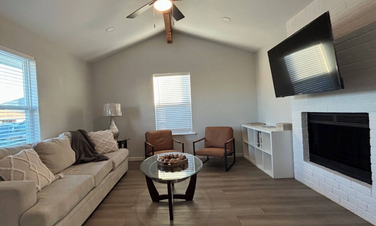 South Arlington House | Spacious home