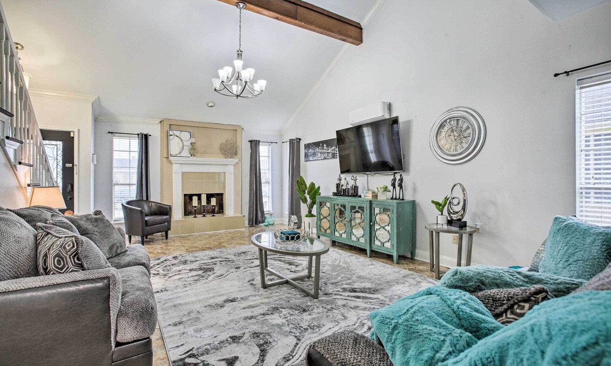 Read Boulevard East House | Spacious NOLA Home: 10 Mi to French Quarter