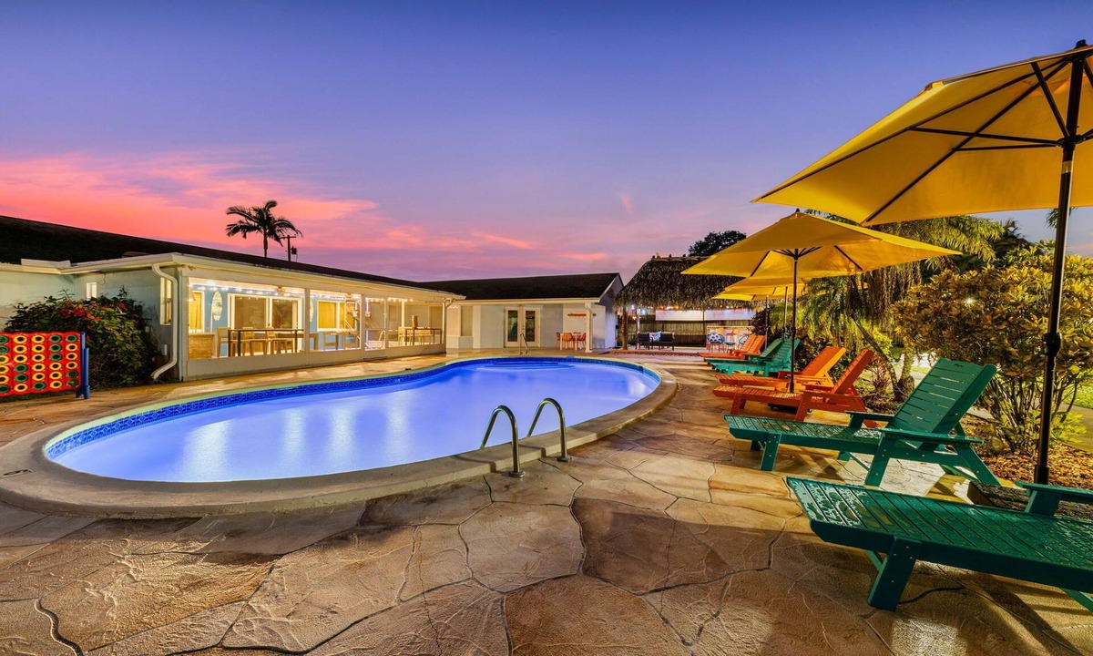 Lake Clarke Shores House | Spacious Outdoor Tikki + TV, Heated Pool & Game Room