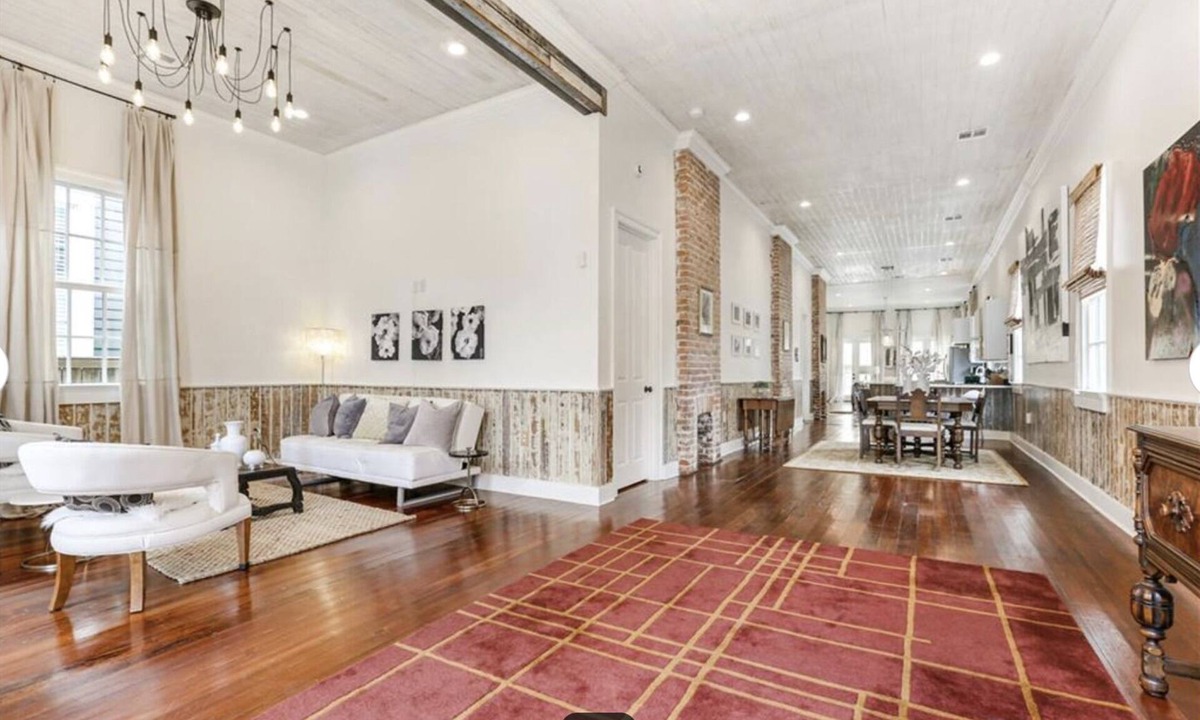 Bywater House | SPACIOUS Victorian One Mile to French Quarter Sleeps 6
