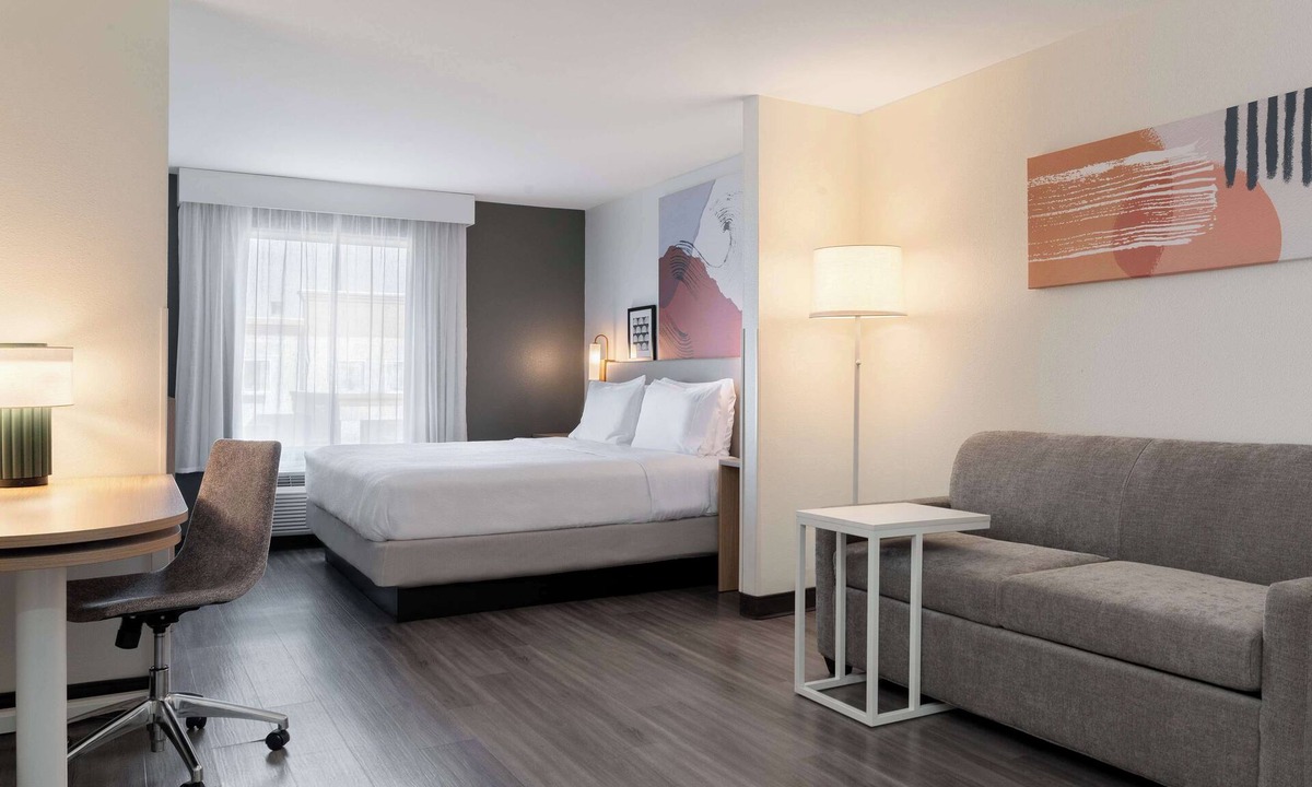 Fleming Hotel | Spark by Hilton Savannah South I-95