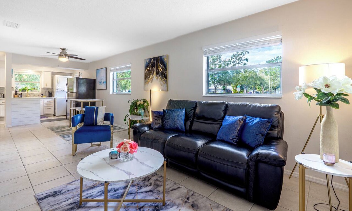 United Central Condo | Sparkling Family sized condo near Downtown Saint Petersburg/beaches