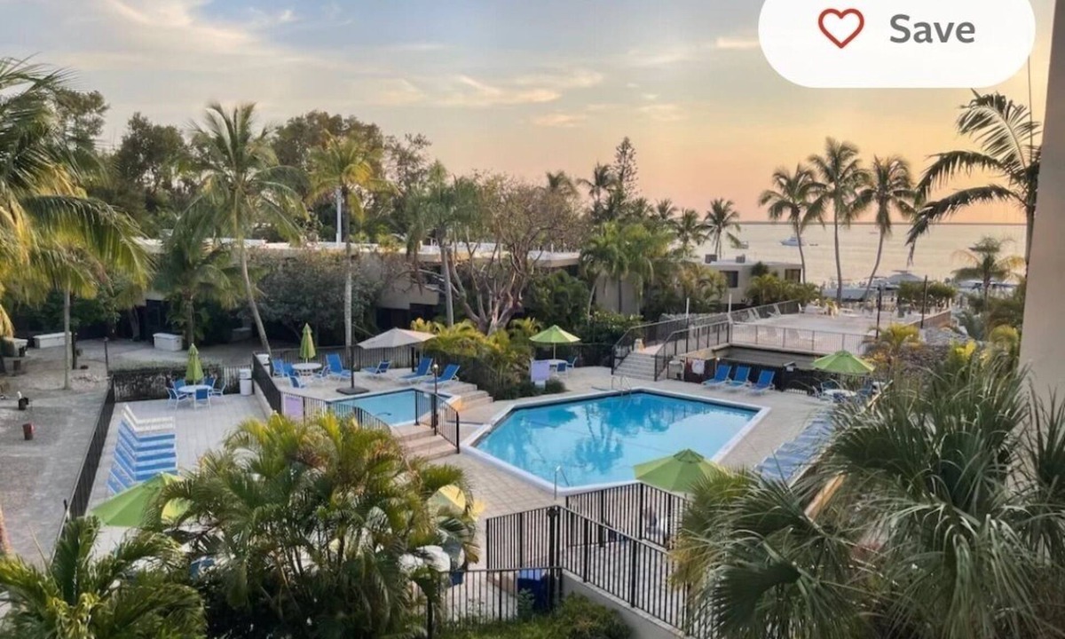 Key Largo House | Spectacular Key Largo Sunsets - 2 bedroom Townhouse sleeps 4
