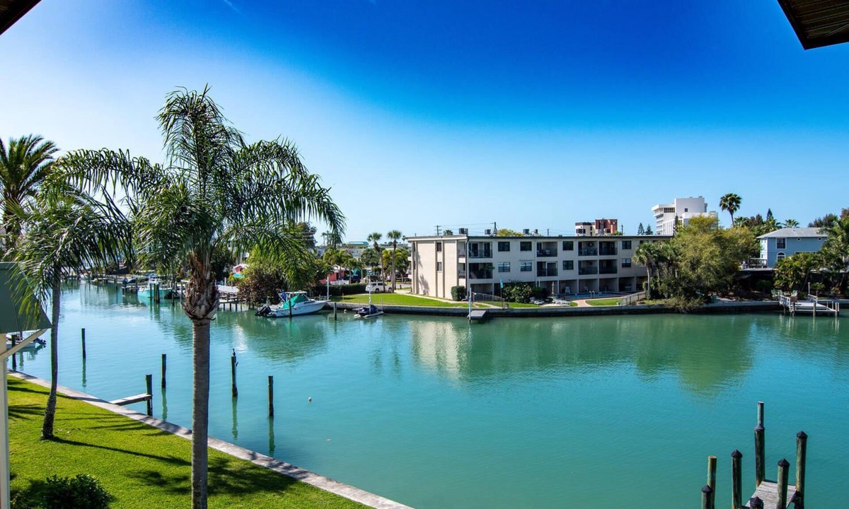 Capri Isle Condo | Spectacular View 2/2 condo in a quiet neighborhood and close to beach