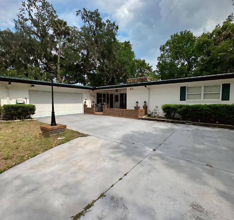 South Daytona House | Speed & Sand