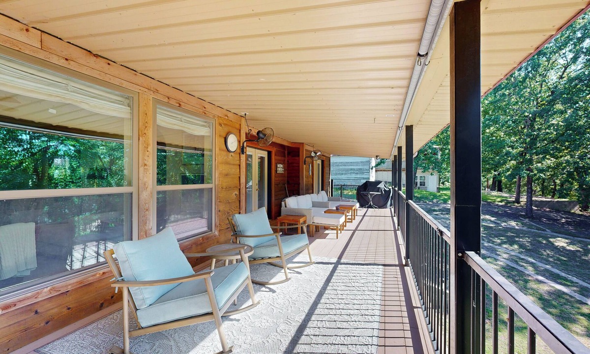 Hoyt House | Sprawling Eufaula Lake Sanctuary w/ Dock!