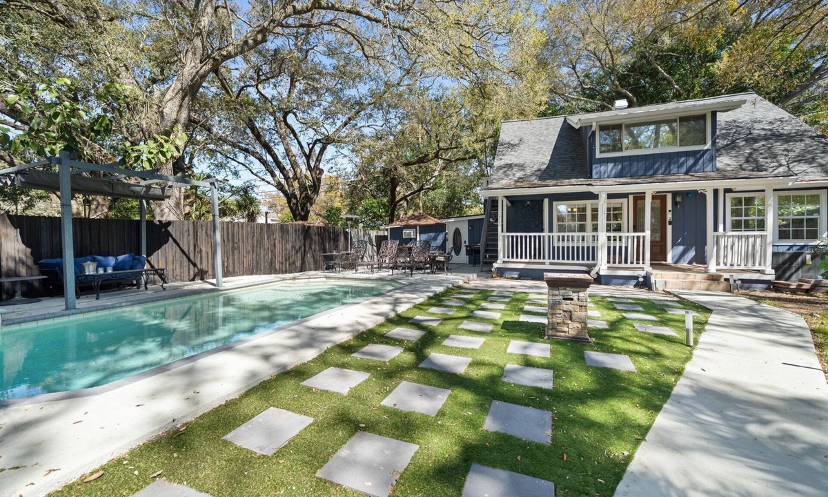St. Petersburg House | St Pete Getaway: May Special 20% Off