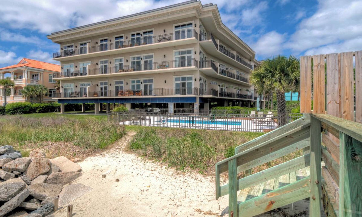 Saint Simons Island Condo | St. Simons Oceanfront Condo Elevator Walk to Beach Great Pool