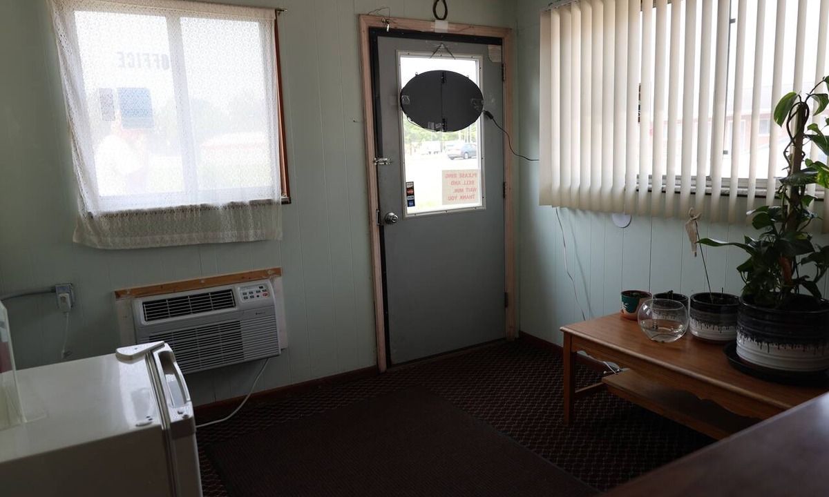 Heath Hotel | Startlite Motel