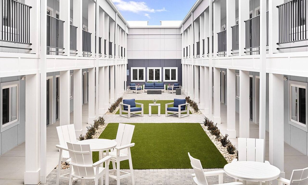 Cleveland Hotel | stayAPT Suites Cleveland
